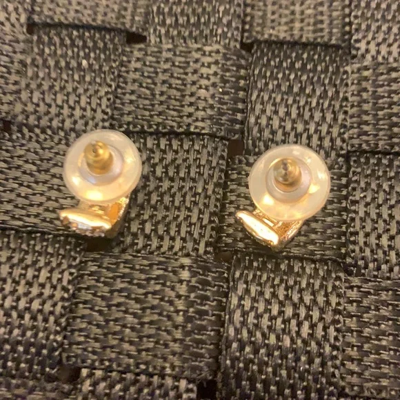 Gold tone vintage earrings - Picture 3 of 5